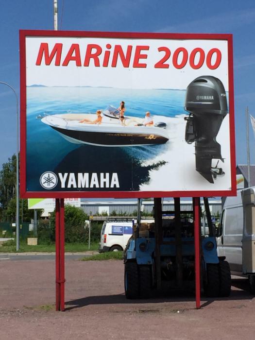 Image Pose d'un panneau pour Yamaha